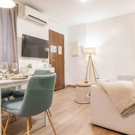 Apartment Peaceful With A Private Patio By Rems Malaga